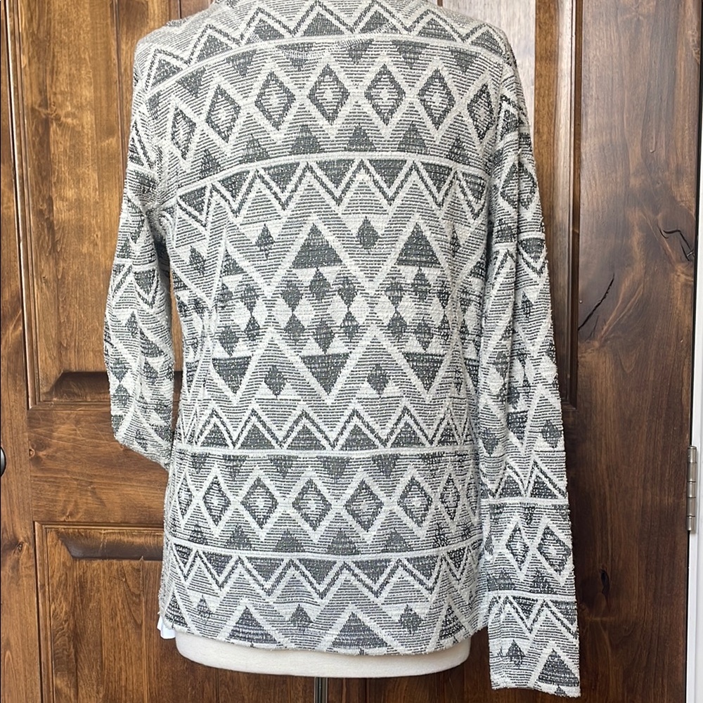 Geometric Patterned Gray Jacket - image 5